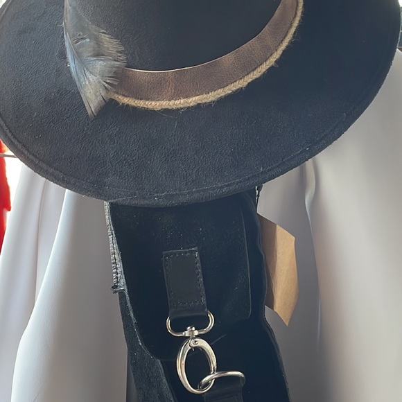 Leather bag for any bottle it’s my brand Thankyou for your support - Picture 2 of 2